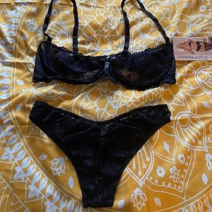 🖤 Lace bra and panty set